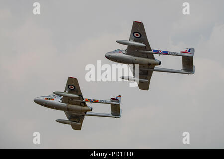 Vintage Vampire De Havilland aviogetti in RAF marcature, togliere al Royal International Air Tattoo, RAF Fairford, nel Regno Unito il 13 luglio 2018. Foto Stock