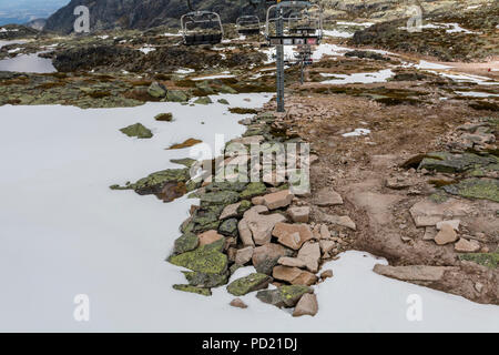 Funivia in Serra da Estrela, Portogallo. In inverno Foto Stock