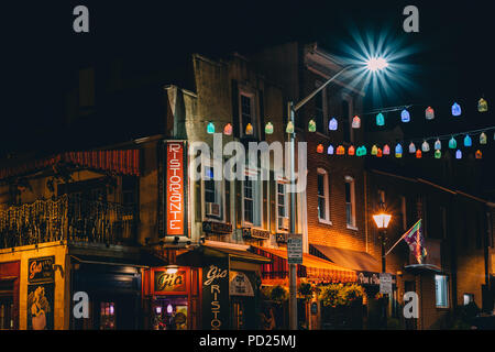 La Piccola Italia di notte, a Baltimora, Maryland Foto Stock