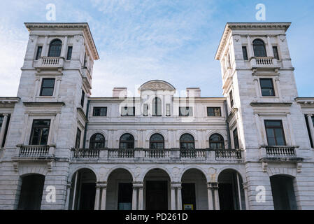 L'esterno di Swannanoa Palace in Afton, Virginia Foto Stock