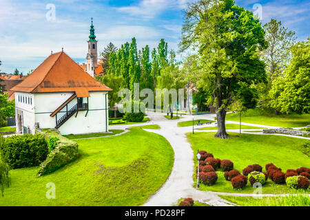 Vista panoramica al celebre architettura in Varazdin città vecchia, croato luoghi di viaggio. Foto Stock