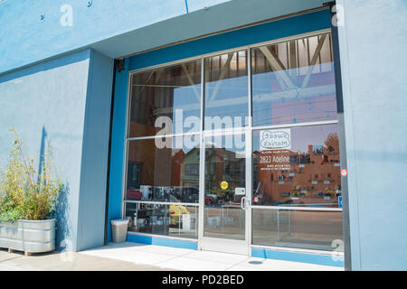 Oakland, 23 maggio: vista esterna del famoso Dolce Maria's coffee shop il 23 maggio 2017 a Oakland, in California Foto Stock