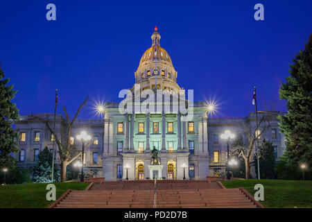 Vista notturna del centro storico di Colorado State Capitol, Stati Uniti Foto Stock