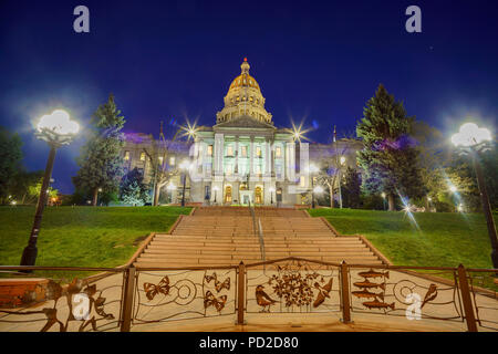 Vista notturna del centro storico di Colorado State Capitol, Stati Uniti Foto Stock