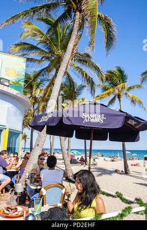 Florida Lauderdale by the Sea Water, Aruba Beach Cafe, ristorante ristoranti cibo mangiare fuori caffè caffè bistrot, cibo, mangiare fuori, servizio, mangiare Foto Stock