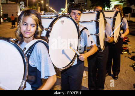 Miami Florida,Miami Dade County,Coral Gables,Junior Orange Bowl Parade,area di sosta,comunità,famiglie genitori figli bambini,evento,yout Foto Stock