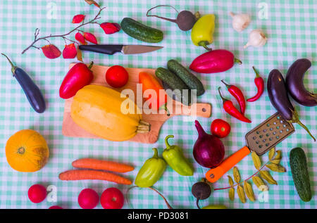 Assortimento di frutta e verdura fresca Foto Stock
