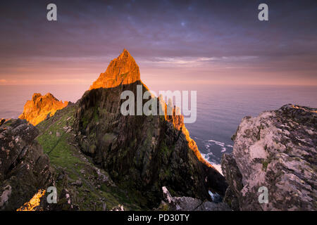 Skellig Michael al sunrise, Portmagee, Kerry, Irlanda Foto Stock