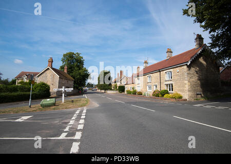 Il grazioso villaggio di Empingham a Oakham, Rutland England Regno Unito Foto Stock