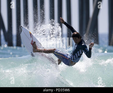 5 agosto 2018 - Los Angeles, California, Stati Uniti - Kanoa Igarashi compete in semifinale al Vans US Open di surf su Agosto 5, 2018 in Huntington Beach, California. (Credito Immagine: © Ringo Chiu via ZUMA filo) Foto Stock