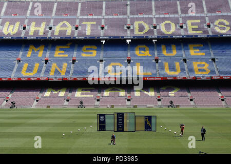 Barcellona, Spagna. Il 6 agosto 2018. Il 6 agosto, 2018. Camp Nou, Barcellona, Spagna - Presentazione di Arturo Vidal come nuovo giocatore del FC Barcelona, Barcelona Credit: AFP7/ZUMA filo/Alamy Live News Foto Stock