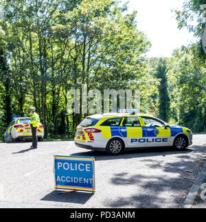 Duchi superiore rigido, Eastbourne, East Sussex, Regno Unito. Il 6 agosto 2018. Polizia del Sussex vicino duchi superiore rigido tra Baslow Road and Beachy Head Road, dettagli non noto al momento della segnalazione di credito: Newspics Regno Unito Sud/Alamy Live News Foto Stock