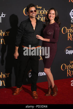 Burbank, CA, Stati Uniti d'America. Il 30 luglio, 2018. 30 Luglio 2018 - di Burbank, California - John Stamos, Caitlin McHugh. Disney's "Christopher Robin' Los Angeles Premiere detenute presso il Walt Disney Studios. Credito foto: F. Sadou/AdMedia Credito: F. Sadou/AdMedia/ZUMA filo/Alamy Live News Foto Stock