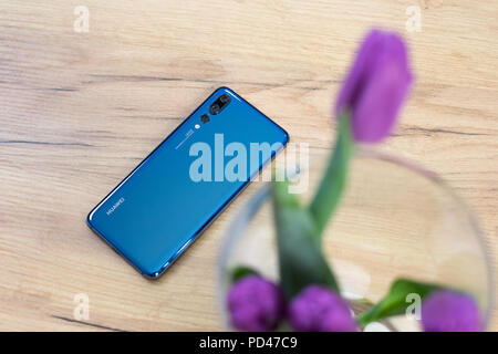 Varsavia, Marzo 2018 - Appena lanciato Huawei P20 Pro smarpthone viene visualizzato per scopi editoriali Foto Stock