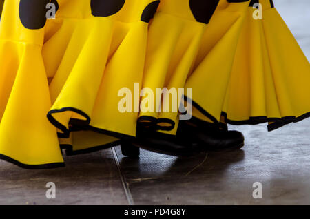 Primo piano di un tipico le scarpe per il tradizionale spagnolo di flamenco scarpe da ballo, pelle tacchi alti, parte del costume Foto Stock