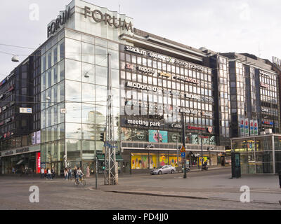 Forum shopping center nel centro della capitale finlandese di Helsinki, il cibo e la moda sotto un unico tetto Foto Stock
