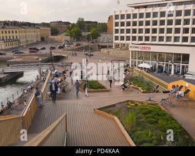 Allas mare Piscina, ristorante e sun deck e dal punto di vista del porto centrale accanto a Kauppatori inHelsinki Finlandia Foto Stock