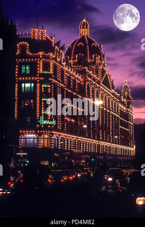 1987 STORICO HARRODS GRANDE MAGAZZINO (©CHARLES WILLIAM STEPHENS 1939) BROMPTON ROAD KNIGHTSBRIDGE LONDRA INGHILTERRA UK Foto Stock