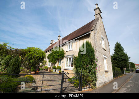 Il grazioso villaggio di Empingham a Oakham, Rutland England Regno Unito Foto Stock