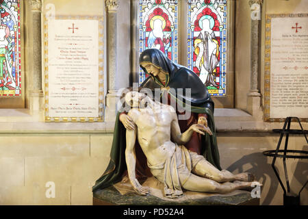 Interno di Pugin la storica St Augustine's Chiesa e Santuario di Ramsgate, sull'isola di Thanet, nel Kent, Regno Unito Foto Stock