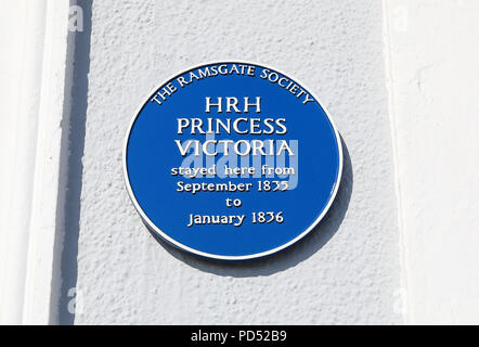 Targa blu commemorando HRH Principessa Victoria di soggiorno a Ramsgate, sull'isola di Thanet, nel Kent, Regno Unito Foto Stock