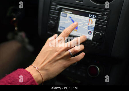 Dettaglio colpo di giovane donna mani Foto Stock