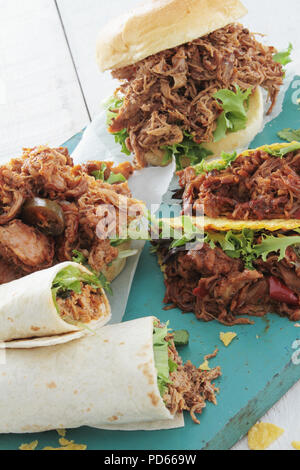 Tirate la carne di maiale taco panini avvolge Foto Stock