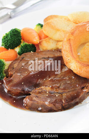 Piastrate roast beef pranzo della domenica Foto Stock