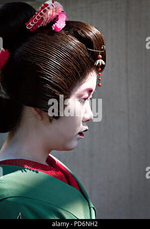 Giappone, isola di Honshu, Kanto, Tokyo, il Sanja matsuri, una maiko. Foto Stock