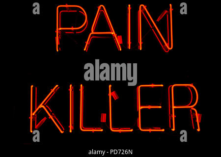 Il neon di segno utilizzato per la foto di copertina di Little Big Town album " Pain Killer" sul display presso il Country Music Hall of Fame, Nashville, TN, Stati Uniti d'America Foto Stock