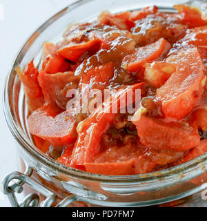 Il chutney pickle assaporare in piatto Foto Stock