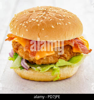 Fritto di pollo Burger di bun Foto Stock