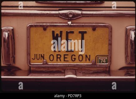 Un-oregon personalizzata-LICENZA-piastra-con-il-lettere-wet111973 4271732769 o. Foto Stock