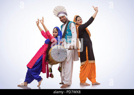 Portrait of Bhangra ballerini Foto Stock