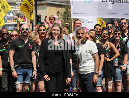 London Pride 2018 dotate di: Penny Mordaunt MP, Sadiq Khan dove: Londra, Regno Unito quando: 07 lug 2018 Credit: John Rainford/WENN Foto Stock