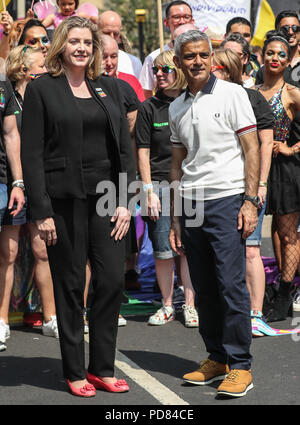 London Pride 2018 dotate di: Penny Mordaunt MP, Sadiq Khan dove: Londra, Regno Unito quando: 07 lug 2018 Credit: John Rainford/WENN Foto Stock