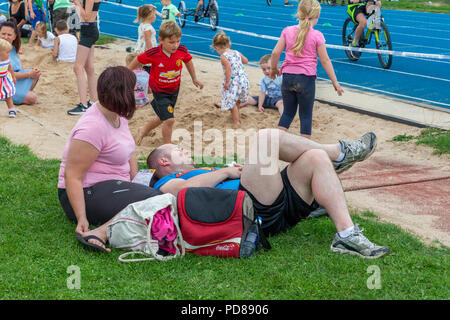 Warrington, Regno Unito. Il 7 agosto, 2018. Warrington, Regno Unito. 07 Agosto 2018 - Il primo giorno del Victoria Park l'esperienza. VPX è nel suo undicesimo anno e viene trattenuto in Victoria Park, Latchford, Warrington, Cheshire ogni anno. Ogni martedì di agosto apre le porte a una vasta gamma di intrattenimenti per bambini che è tutto gratis Credito: John Hopkins/Alamy Live News Credito: John Hopkins/Alamy Live News Foto Stock