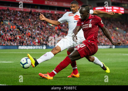 Liverpool, Regno Unito. Il 7 agosto 2018. Liverpool Mane Sadio sotto pressione 7h agosto 2018, Anfield, Liverpool, in Inghilterra; la pre-stagione amichevole, Liverpool v Torino Credito: News immagini /Alamy Live News Foto Stock