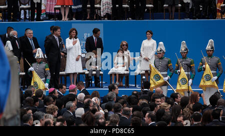 Bogotà, Colombia. Il 7 agosto 2018. Inaugurazione del nuovo Presidente della Colombia, il sig. Ivan Duque. La manifestazione si è svolta presso la piazza Bolivar, a Bogotà, in Colombia. Credito: Luis Gomez/Alamy Live News Foto Stock