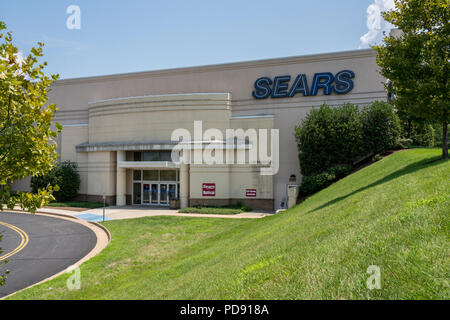 Entrata al negozio Sears a Dulles Town Center in Loudon County, Virginia Foto Stock