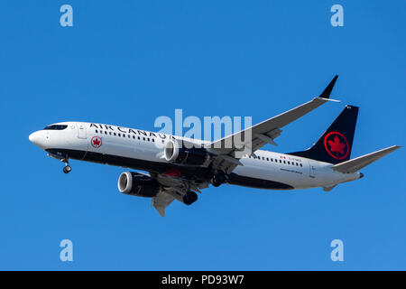 Vancouver, Canada - Circa 2018 : Boeing 737 in Air Canada livrea Foto Stock