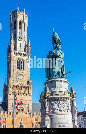 Statua di Jan Breydel e Pieter De CONINC, due fiammingo del XIV secolo nazionalisti eroi che sono accreditati con il salvataggio della città di Bruges dalla Fren Foto Stock