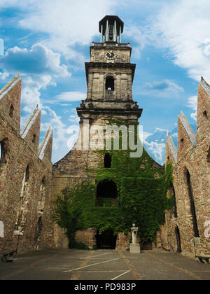 Aegidienkirch Chiesa senza alcun tetto San Egidio vista e punto di riferimento locale di Hannover in Germania il vecchio edificio medievale architettura Foto Stock