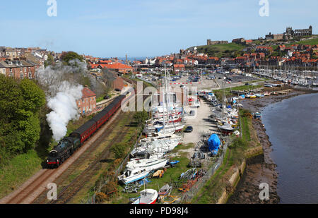 75029 partono da Whitby su un NYMR servizio legato a 6.5.12 Foto Stock