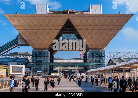 TOKYO, Giappone - 19 Aprile 2018: Tokyo Big Sight ufficialmente conosciuta come Tokyo International Exhibition Center in Odaiba è il più grande Covention Center in J Foto Stock