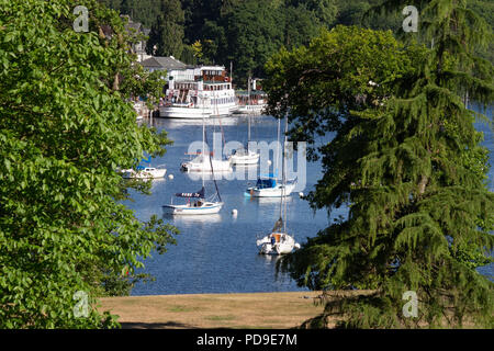 Barche sul lago Windermere nel Lake District, Inghilterra del Nord , REGNO UNITO Foto Stock