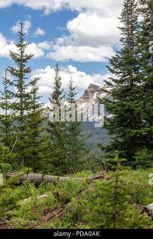 Perso il picco dei laghi lungo la muraglia cinese nel deserto Flattops del Colorado. Foto Stock