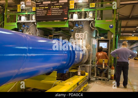 Il CERN il Large Hadron Collider (LHC) è il più grande del mondo e il più potente acceleratore di particelle. Esso si trova a Ginevra, Svizzera. Foto Stock