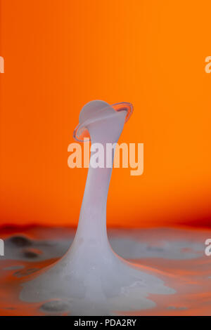 Fotografia Waterdrop creazione di arte splash Foto Stock