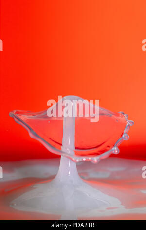 Fotografia Waterdrop creazione di arte splash Foto Stock